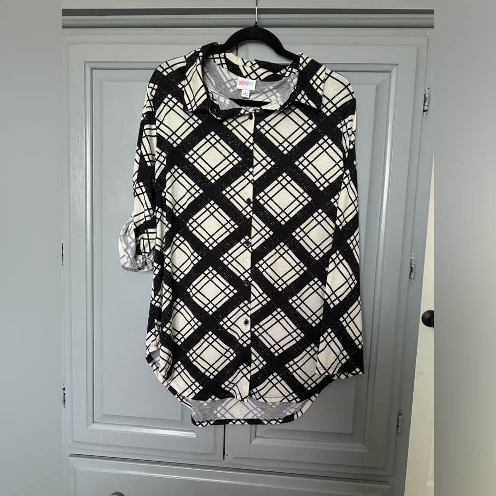 Lularoe Valentina Shirt